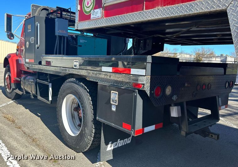 image for item DN0581 1990 International 2554  flatbed truck