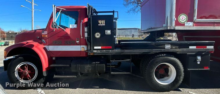image for item DN0581 1990 International 2554  flatbed truck
