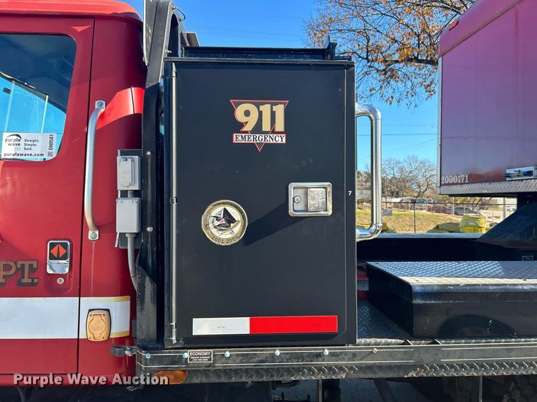 image for item DN0581 1990 International 2554  flatbed truck