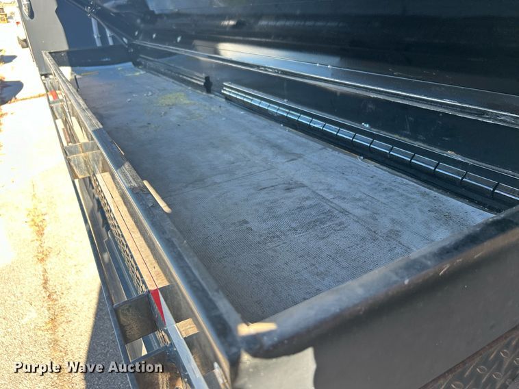 image for item DN0581 1990 International 2554  flatbed truck