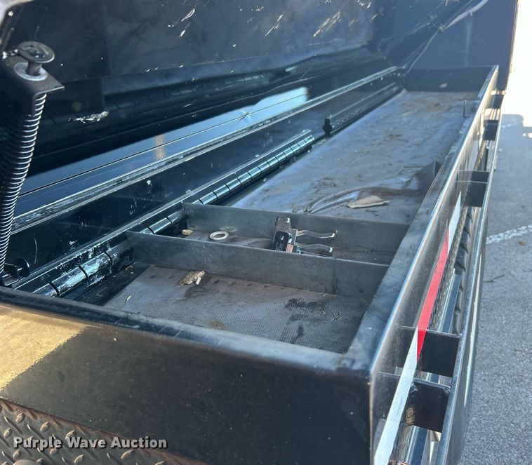 image for item DN0581 1990 International 2554  flatbed truck