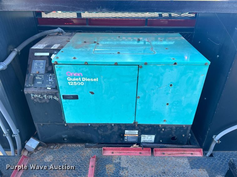 image for item DN0581 1990 International 2554  flatbed truck