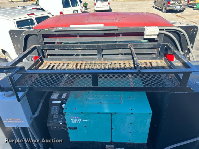 image for item DN0581 1990 International 2554  flatbed truck