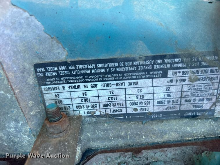 image for item DN0581 1990 International 2554  flatbed truck