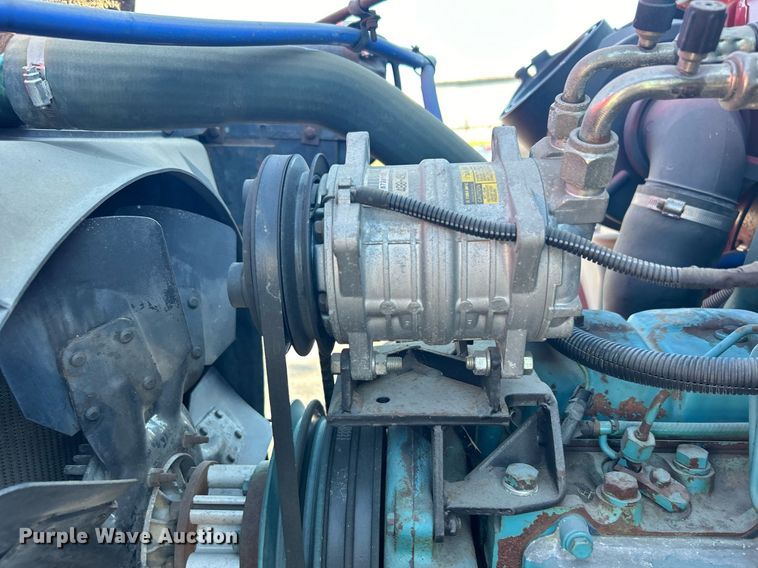image for item DN0581 1990 International 2554  flatbed truck