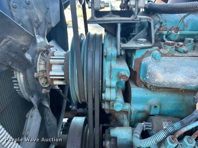 image for item DN0581 1990 International 2554  flatbed truck