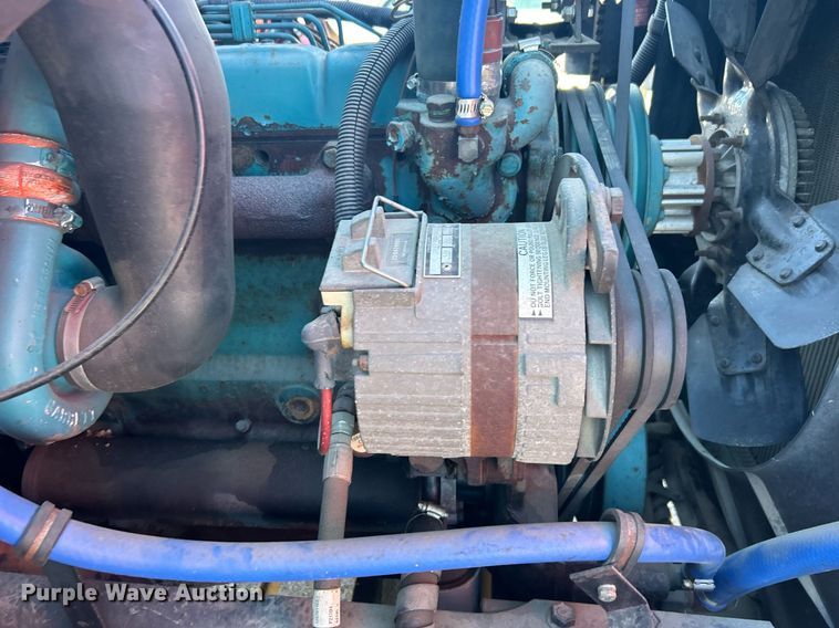 image for item DN0581 1990 International 2554  flatbed truck
