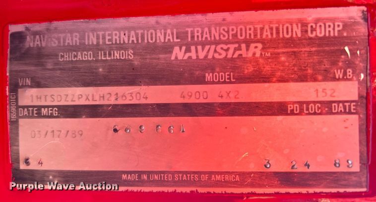 image for item DN0581 1990 International 2554  flatbed truck
