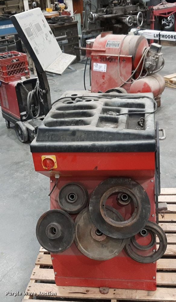 image for item DP2562 2017 Coseng SP788 wheel balancer