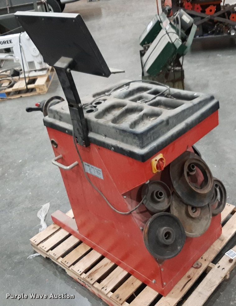 image for item DP2562 2017 Coseng SP788 wheel balancer