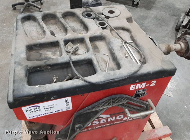 image for item DP2562 2017 Coseng SP788 wheel balancer