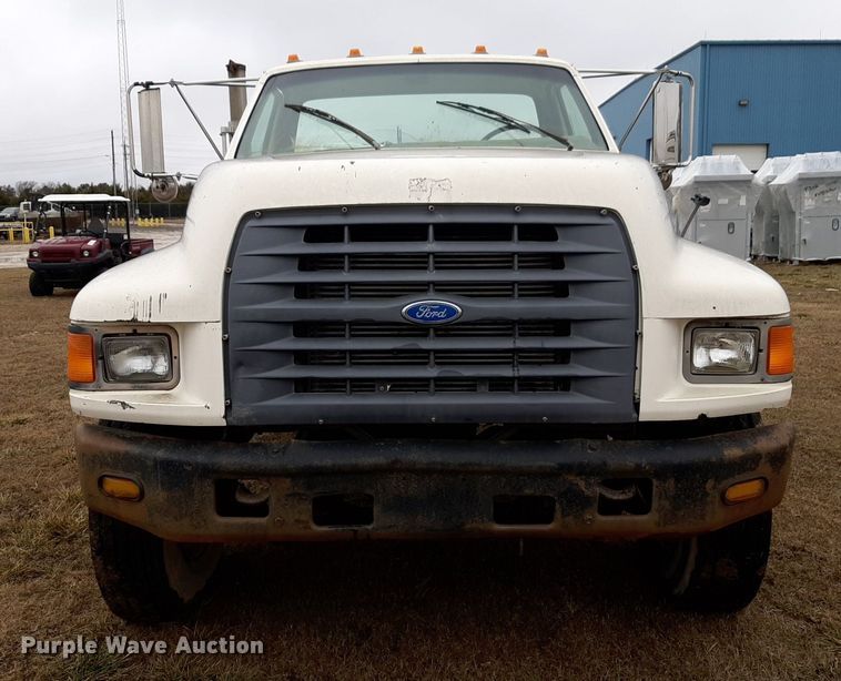 image for item DP2571 1997 Ford F800 flatbed truck