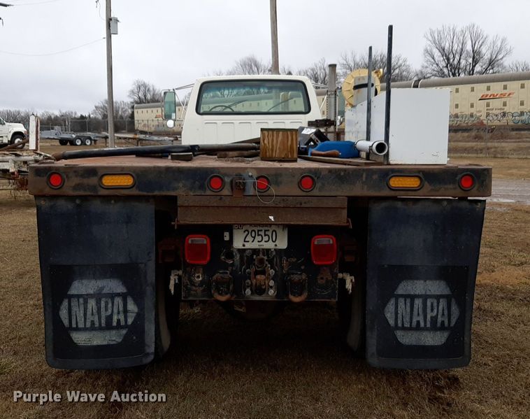 image for item DP2571 1997 Ford F800 flatbed truck