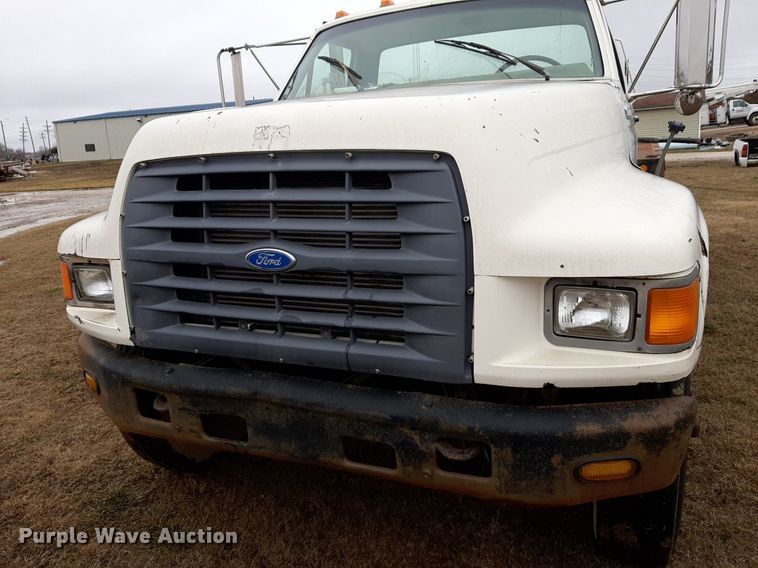 image for item DP2571 1997 Ford F800 flatbed truck