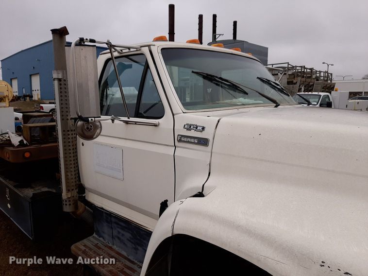 image for item DP2571 1997 Ford F800 flatbed truck