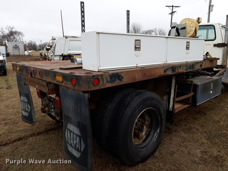 image for item DP2571 1997 Ford F800 flatbed truck