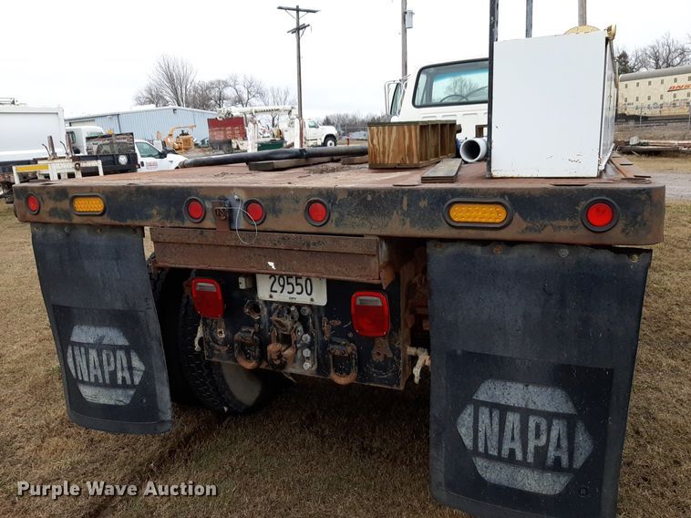 image for item DP2571 1997 Ford F800 flatbed truck
