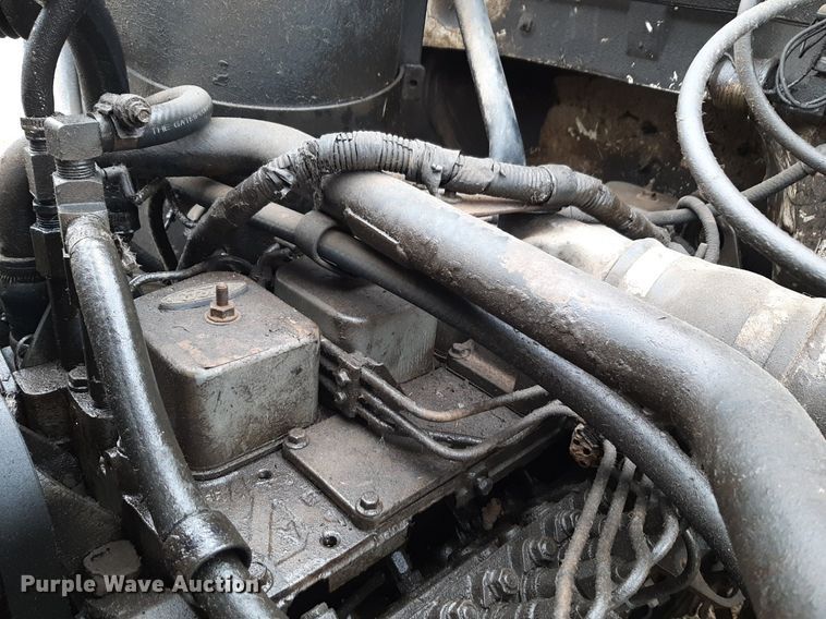 image for item DP2571 1997 Ford F800 flatbed truck