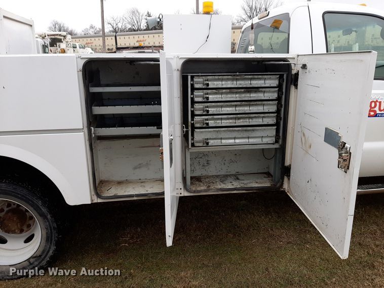 image for item DP2573 2009 Ford  F550 Super Duty XL utility / service truck