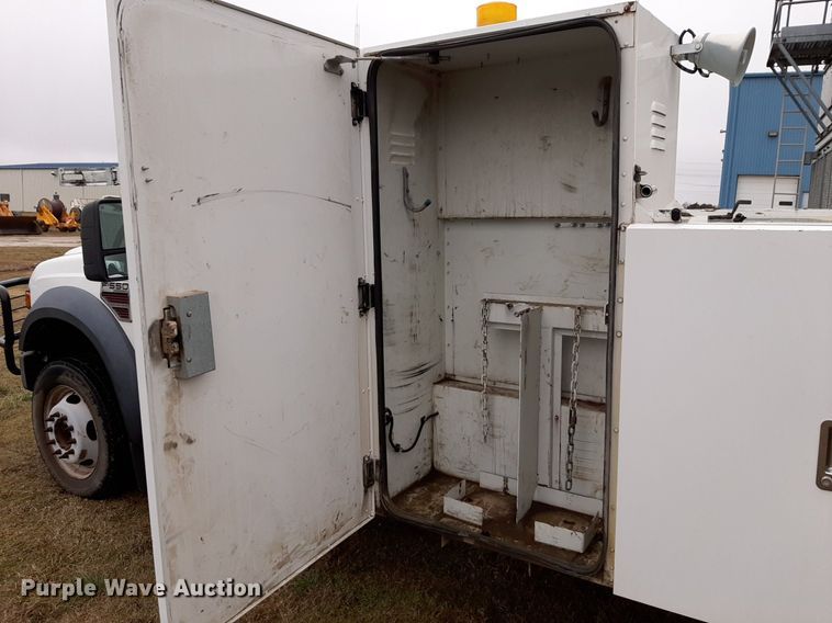image for item DP2573 2009 Ford  F550 Super Duty XL utility / service truck