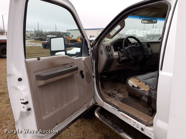 image for item DP2573 2009 Ford  F550 Super Duty XL utility / service truck