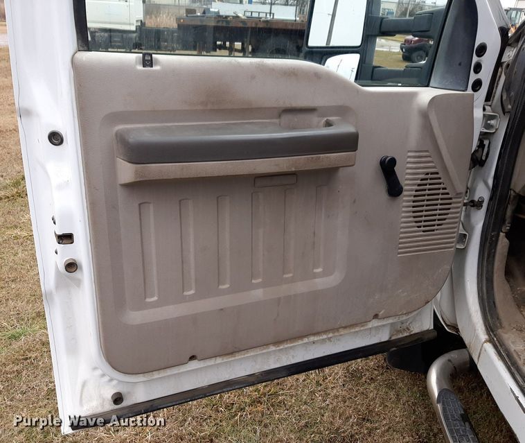 image for item DP2573 2009 Ford  F550 Super Duty XL utility / service truck