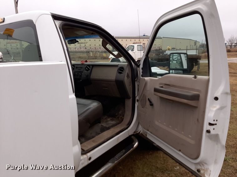 image for item DP2573 2009 Ford  F550 Super Duty XL utility / service truck