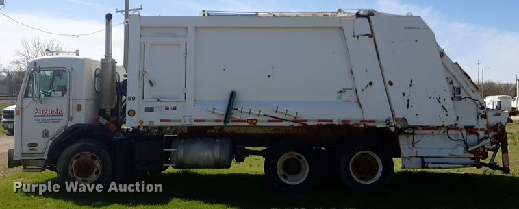 image for item DP2574 2006 Peterbilt 320 refuse truck