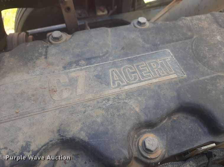 image for item DP2574 2006 Peterbilt 320 refuse truck