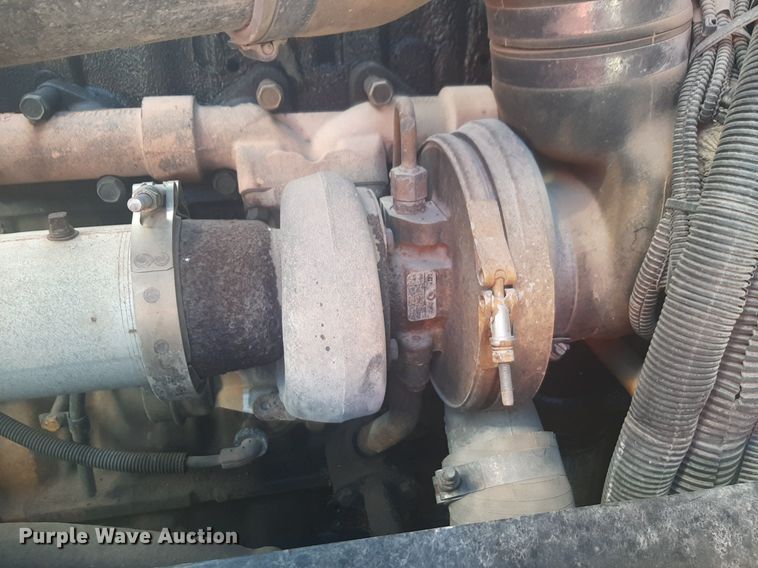 image for item DP2574 2006 Peterbilt 320 refuse truck