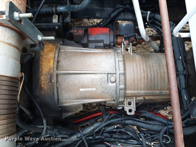 image for item DP2574 2006 Peterbilt 320 refuse truck