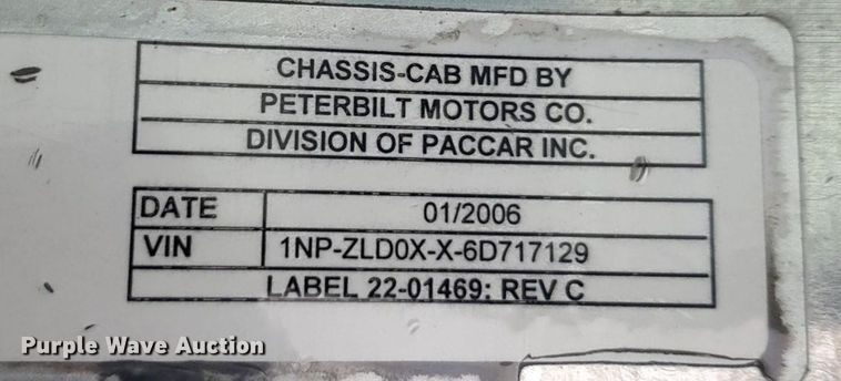 image for item DP2574 2006 Peterbilt 320 refuse truck