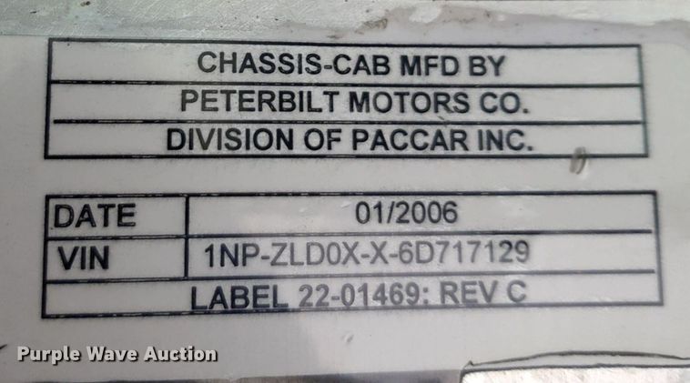 image for item DP2574 2006 Peterbilt 320 refuse truck