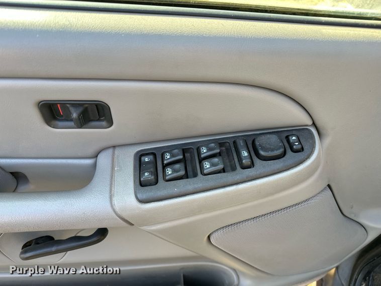 image for item DP3196 2004 Chevrolet  Tahoe  SUV