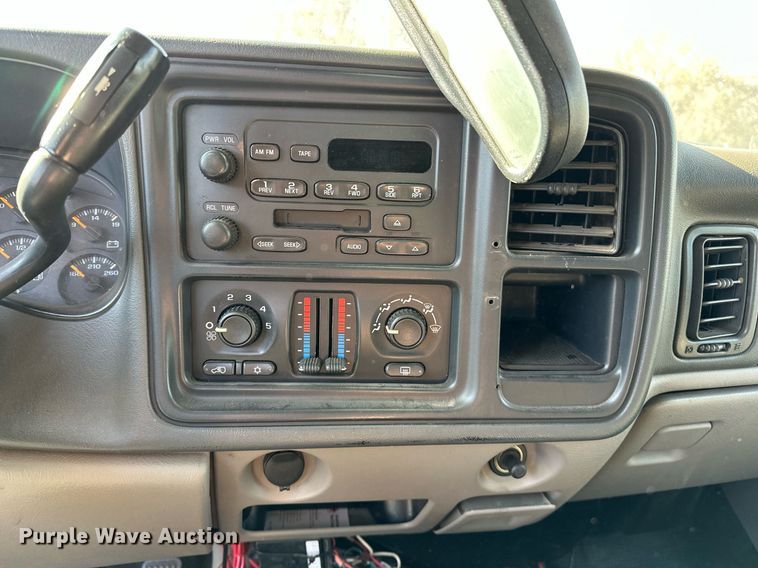 image for item DP3196 2004 Chevrolet  Tahoe  SUV