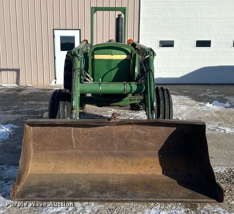 image for item DQ1083 John Deere 2640 tractor