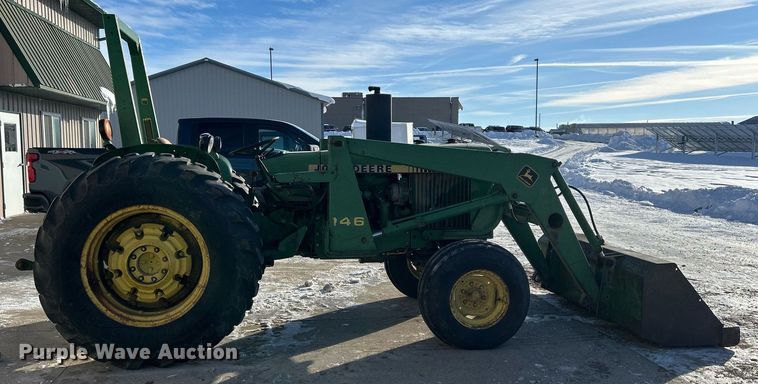 image for item DQ1083 John Deere 2640 tractor