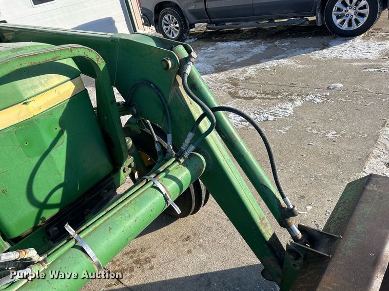 image for item DQ1083 John Deere 2640 tractor