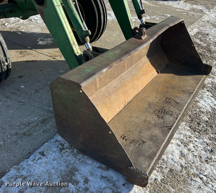 image for item DQ1083 John Deere 2640 tractor