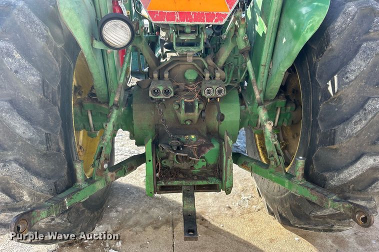 image for item DQ1083 John Deere 2640 tractor