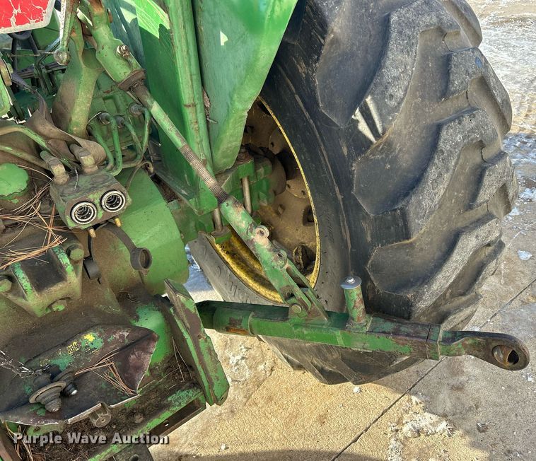 image for item DQ1083 John Deere 2640 tractor