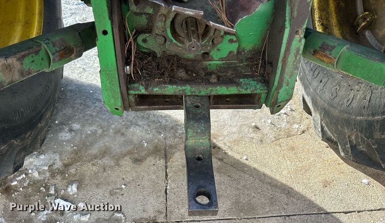 image for item DQ1083 John Deere 2640 tractor