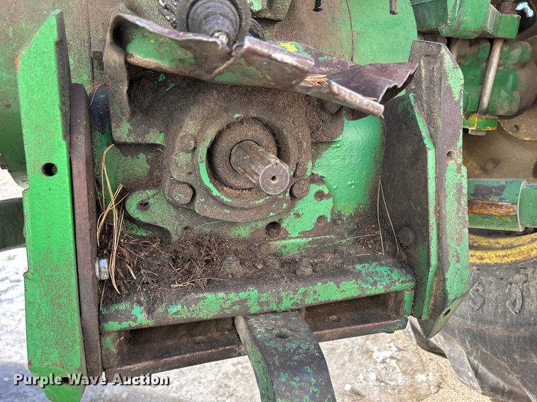 image for item DQ1083 John Deere 2640 tractor