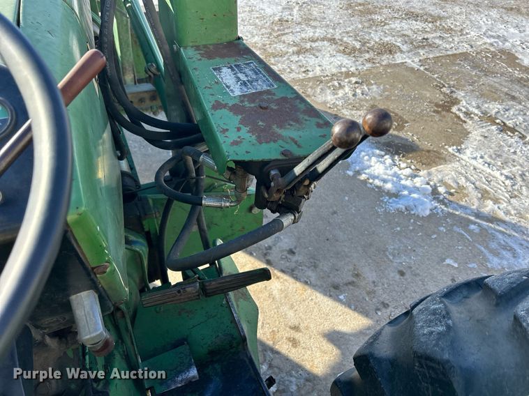 image for item DQ1083 John Deere 2640 tractor