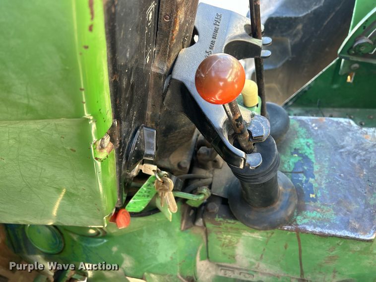 image for item DQ1083 John Deere 2640 tractor