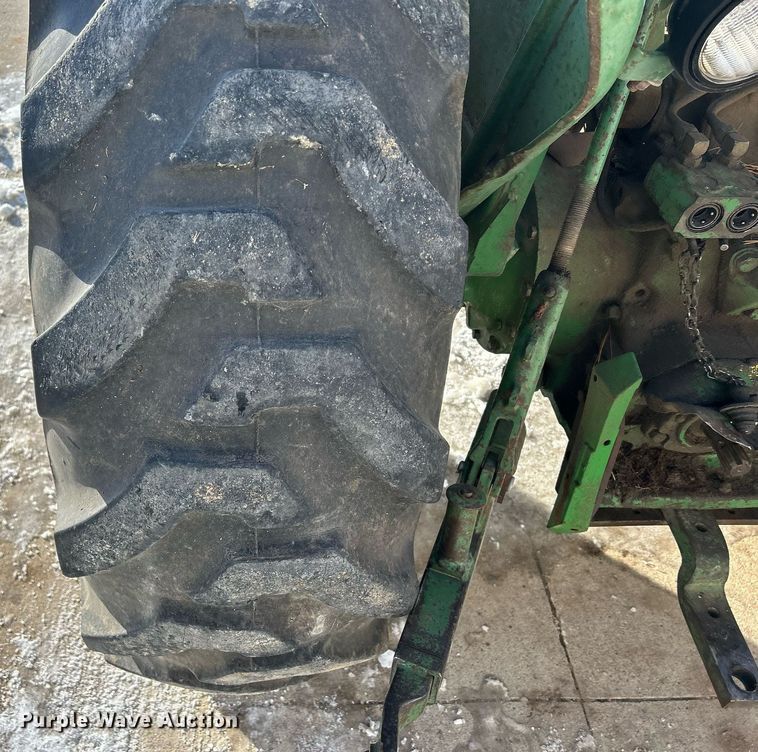 image for item DQ1083 John Deere 2640 tractor