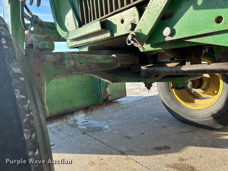 image for item DQ1083 John Deere 2640 tractor