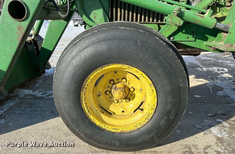 image for item DQ1083 John Deere 2640 tractor