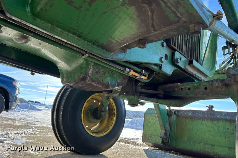 image for item DQ1083 John Deere 2640 tractor