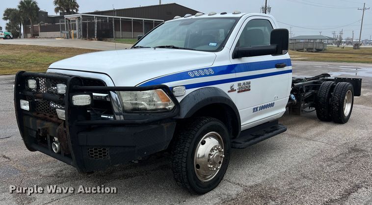 image for item DQ2360 2015 Dodge Ram 4500HD SLT truck cab and chassis